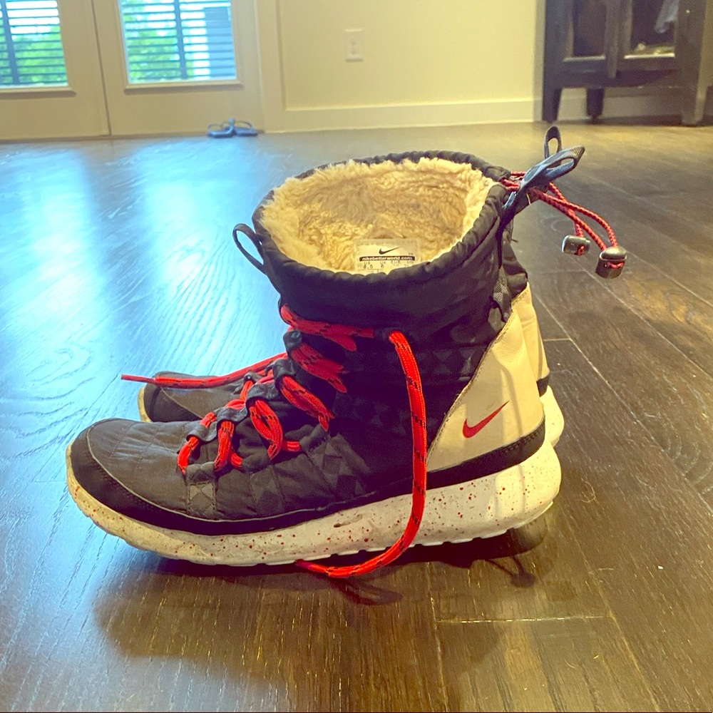 Nike boots Sz 8.5